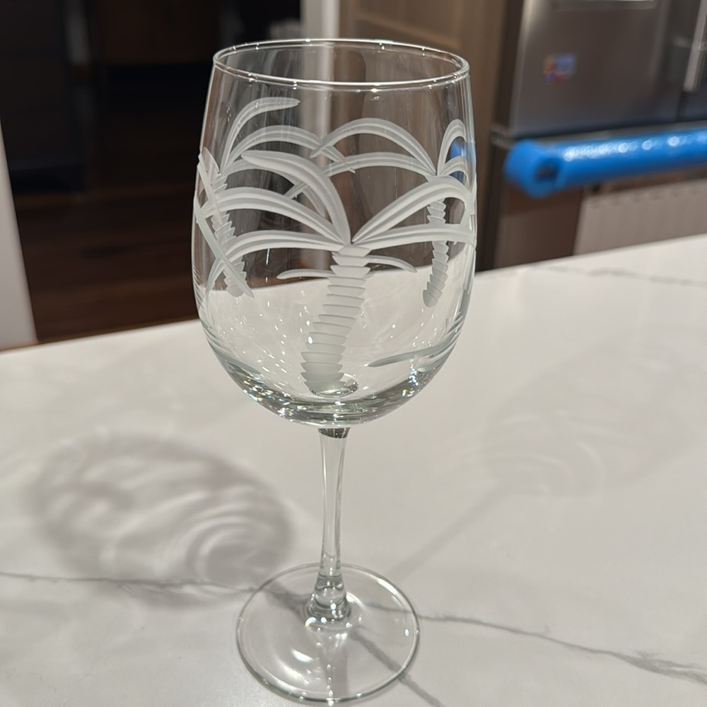 Late 20th Century Rolf Palm Tree Etched Glass Wine Glasses- Set of 4 - Picture 4 of 8